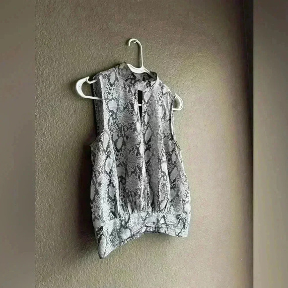 FRAME SLEEVELESS SNAKE-PRINT PARTY TOP BLOUSE SIZE XS Animal Preppy Office - Picture 3 of 9